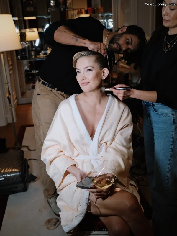 Kate Hudson photo 3 of 712