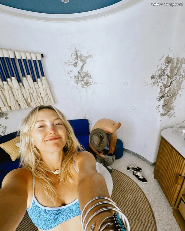 Kate Hudson photo 2 of 712