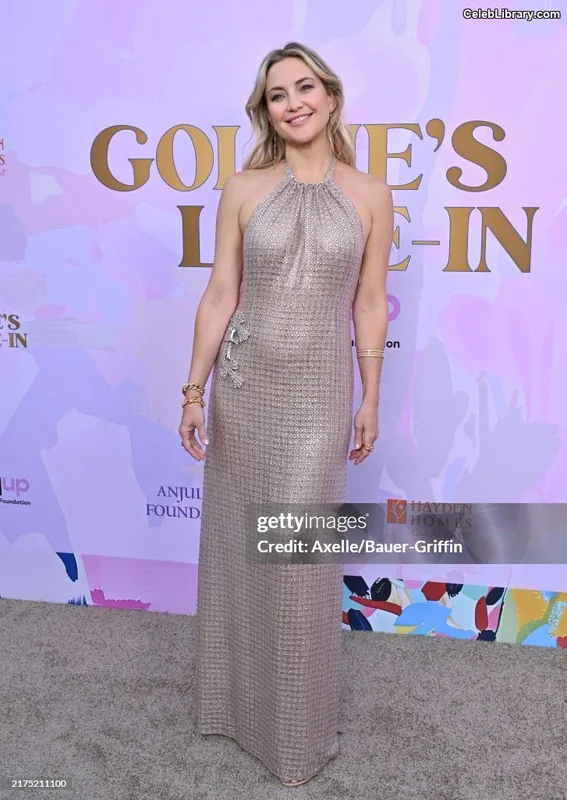 Kate Hudson photo 1 of 712