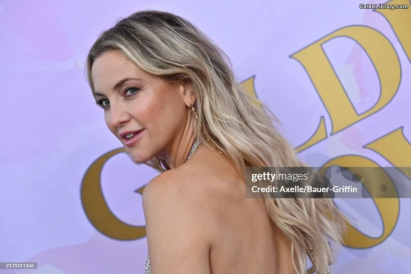 Kate Hudson photo 2 of 712