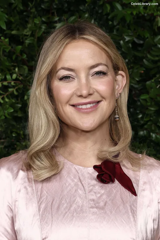 Kate Hudson photo 1 of 712