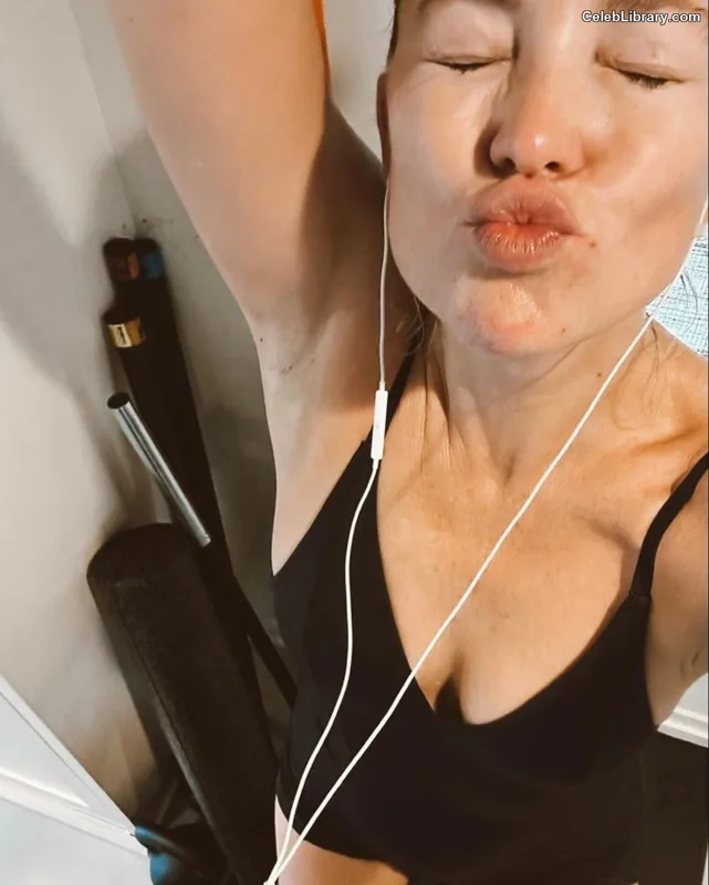 Kate Hudson photo 19 of 712