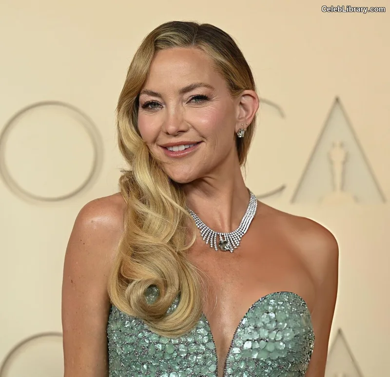 Kate Hudson photo 10 of 712