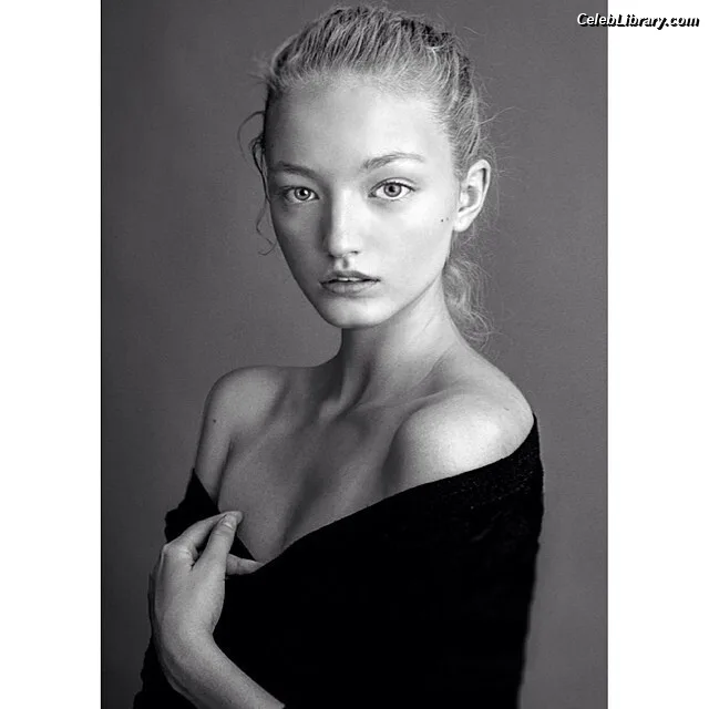 Kate Konlin photo 9 of 44