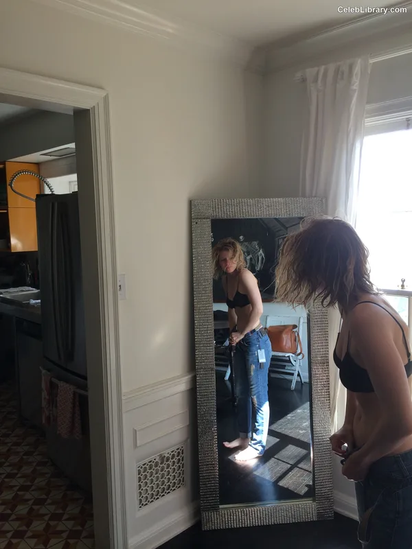 Kate Mara photo 1 of 38