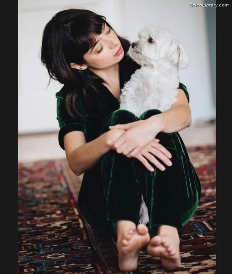 Kate Micucci photo 8 of 72