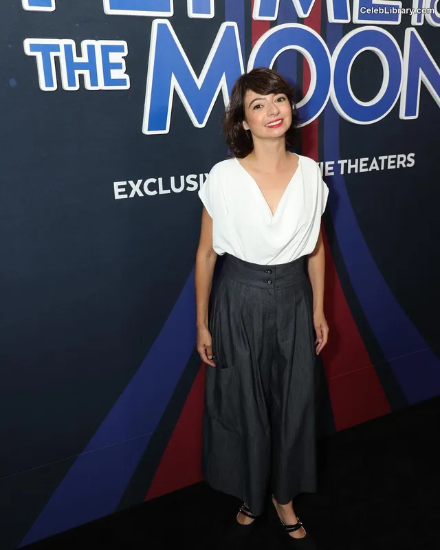 Kate Micucci photo 13 of 73