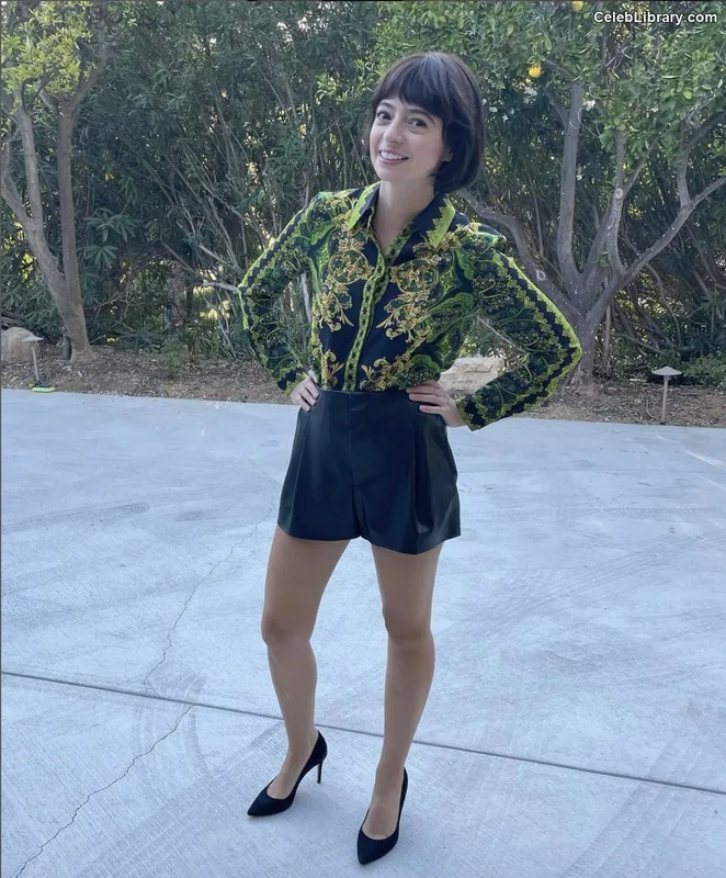 Kate Micucci photo 22 of 73