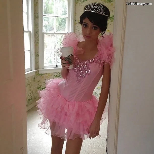 Kate Micucci photo 24 of 73
