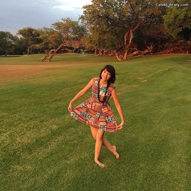 Kate Micucci photo 3 of 73