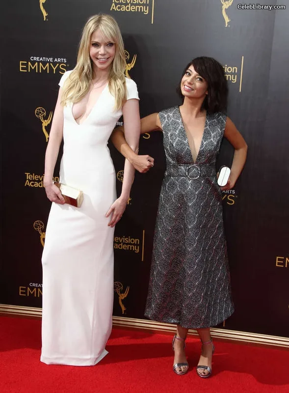 Kate Micucci photo 9 of 73
