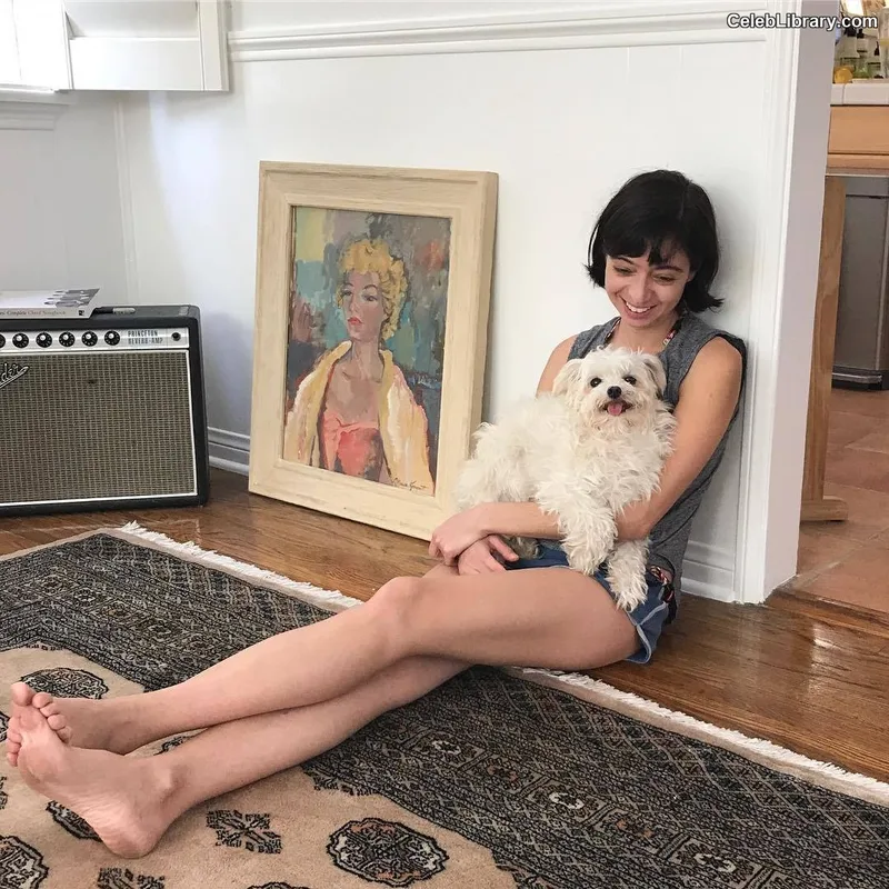 Kate Micucci photo 13 of 73