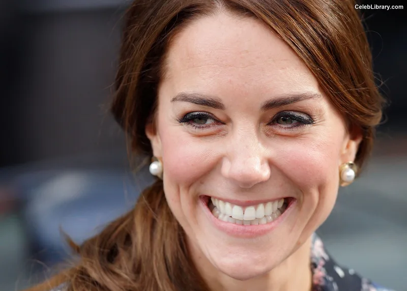 Kate Middleton photo 7 of 185