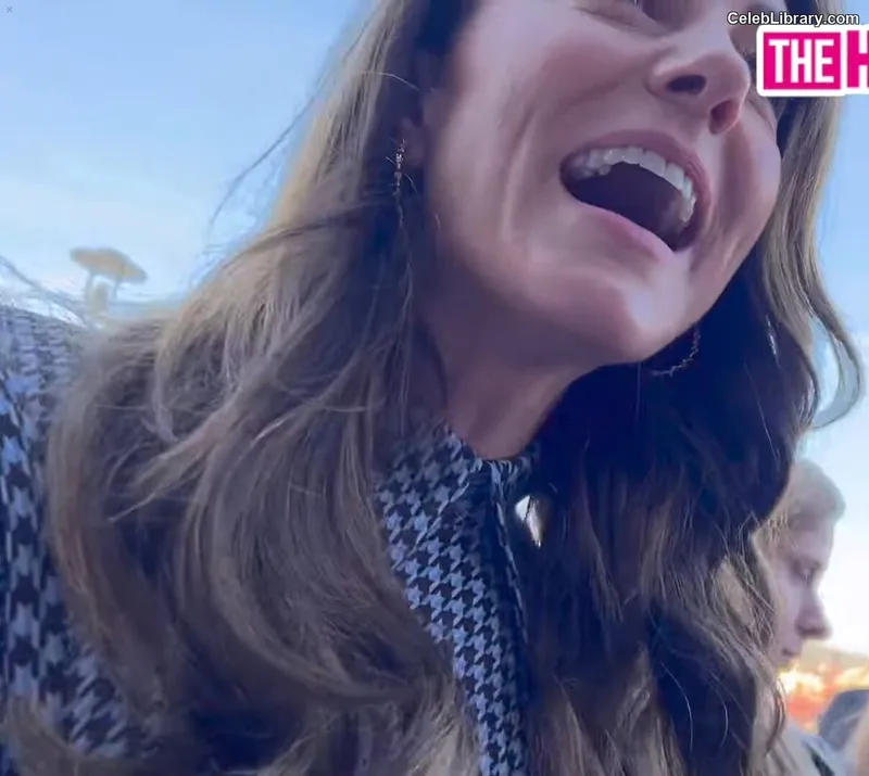 Kate Middleton photo 10 of 185