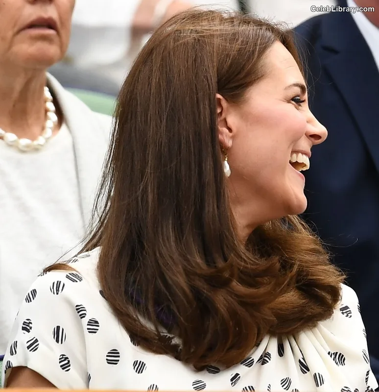 Kate Middleton photo 16 of 185