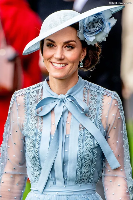 Kate Middleton photo 1 of 185