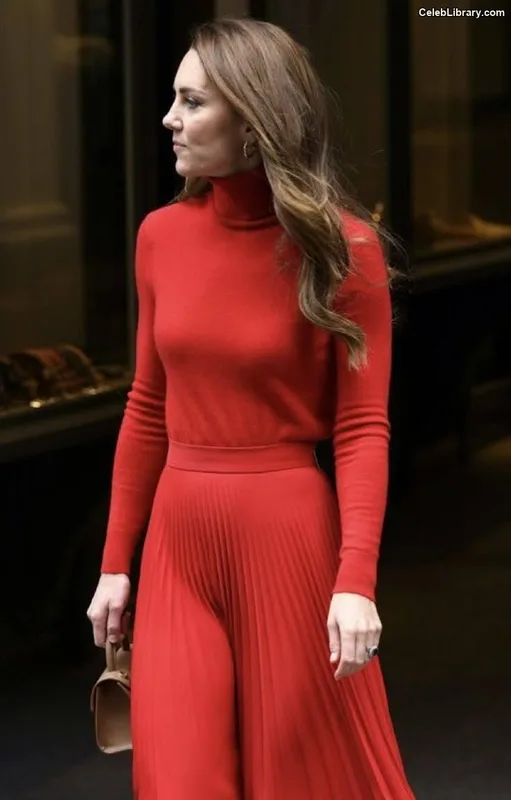 Kate Middleton photo 6 of 185
