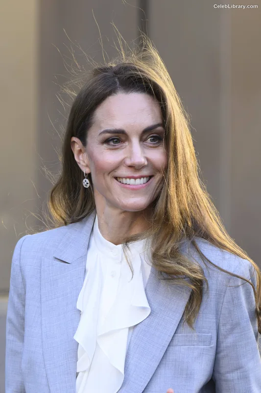 Kate Middleton photo 18 of 185