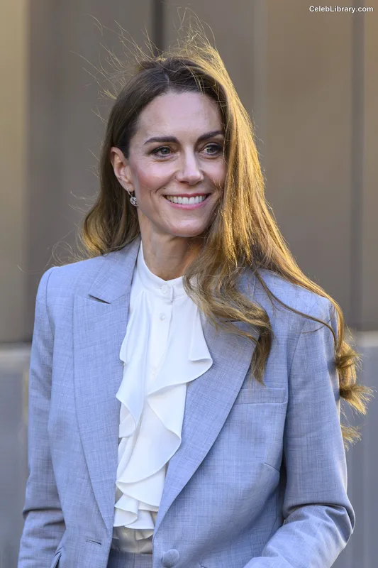 Kate Middleton photo 1 of 185
