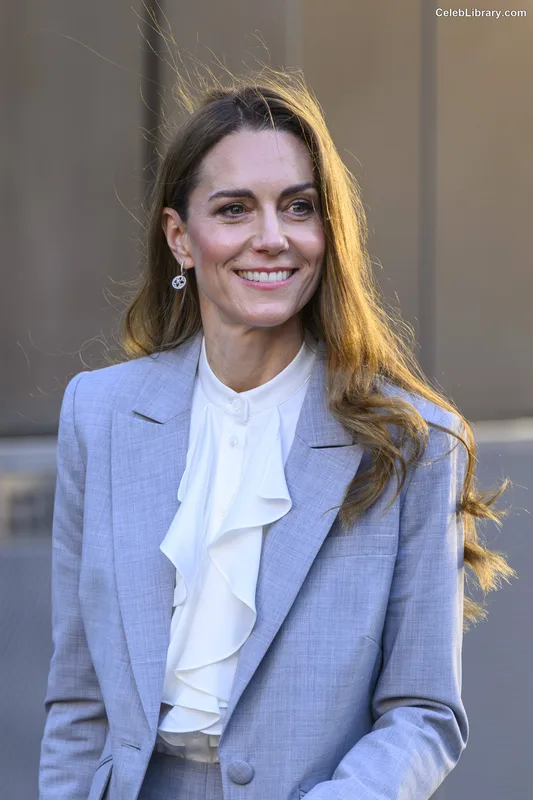 Kate Middleton photo 5 of 185