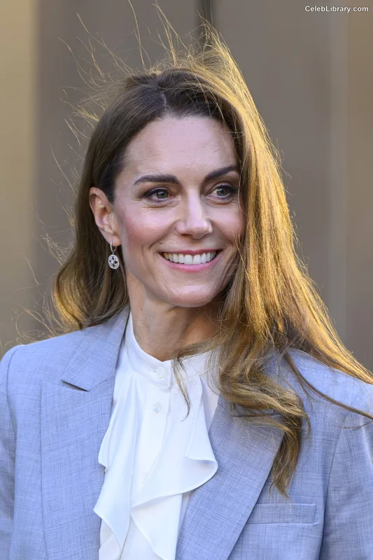 Kate Middleton photo 7 of 185