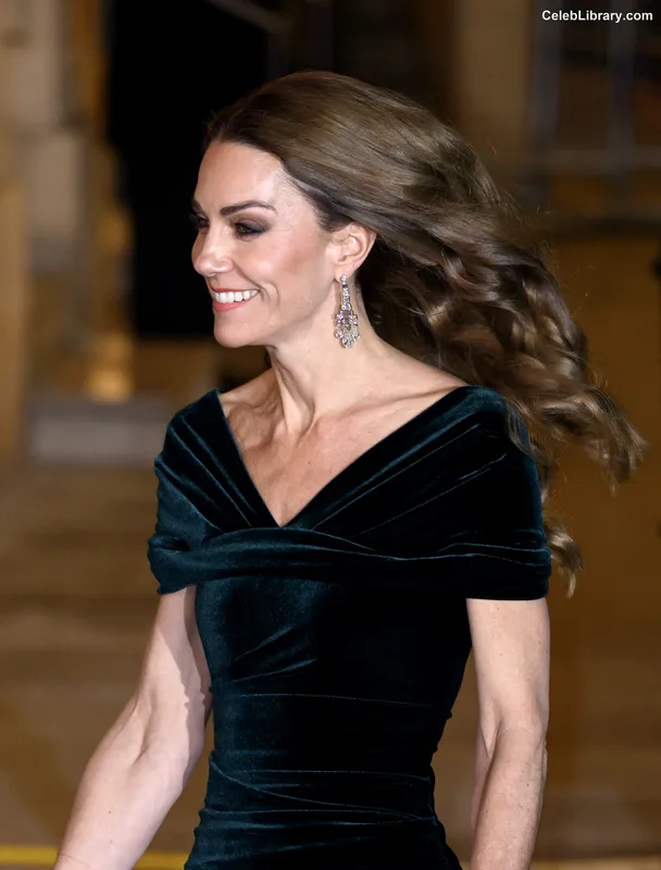 Kate Middleton photo 3 of 185