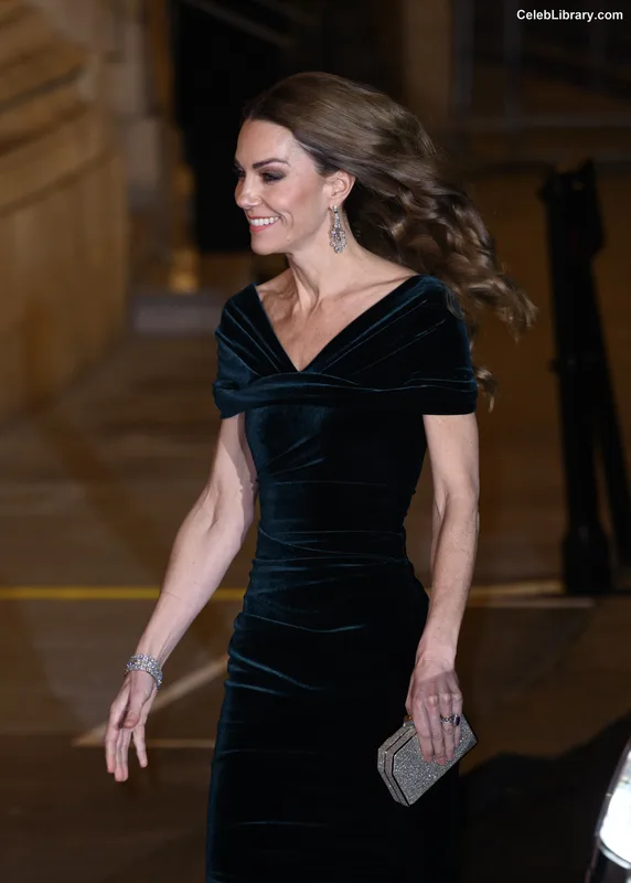 Kate Middleton photo 4 of 185