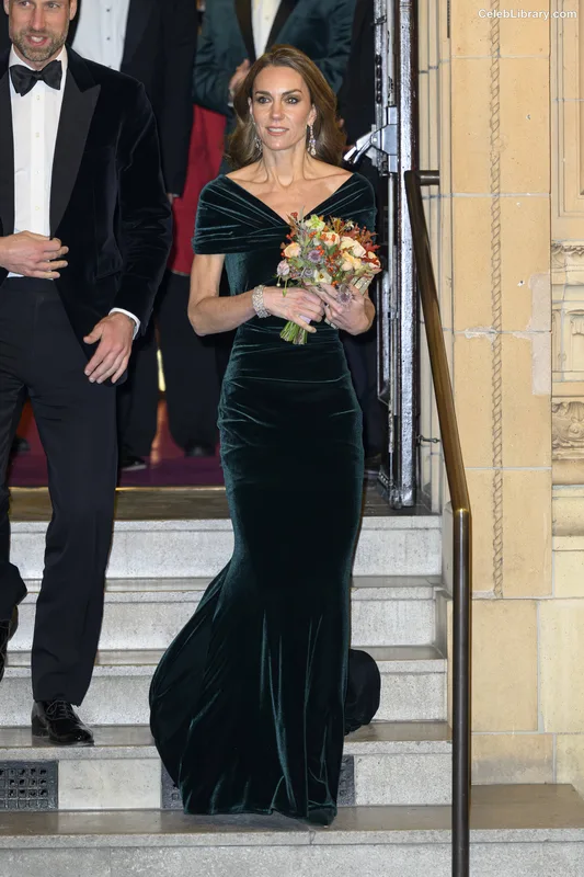Kate Middleton photo 7 of 185