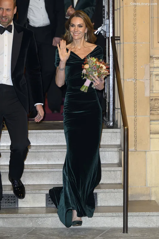 Kate Middleton photo 8 of 185