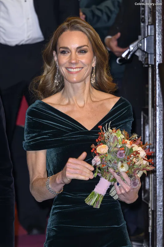 Kate Middleton photo 9 of 185