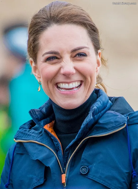 Kate Middleton photo 11 of 185