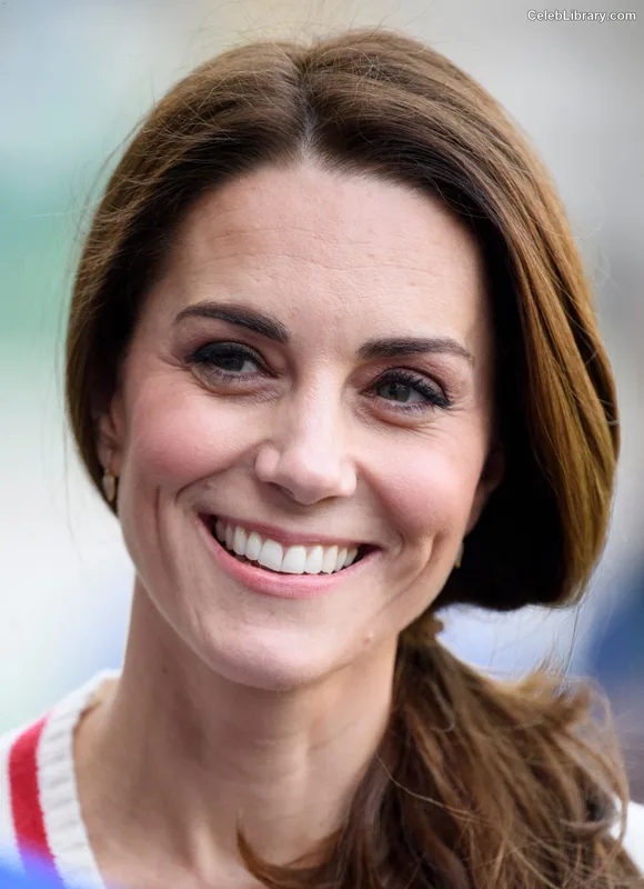 Kate Middleton photo 3 of 185