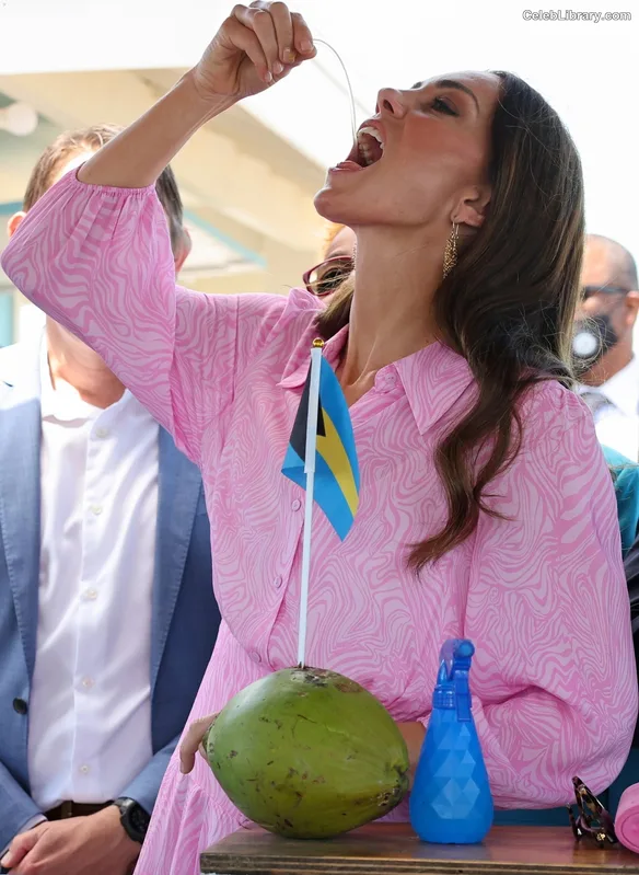 Kate Middleton photo 7 of 185