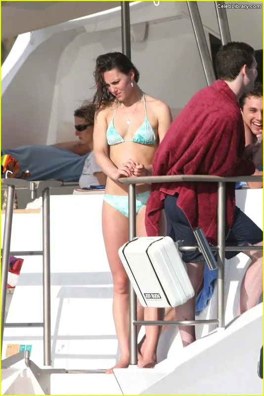 Kate Middleton photo 16 of 185