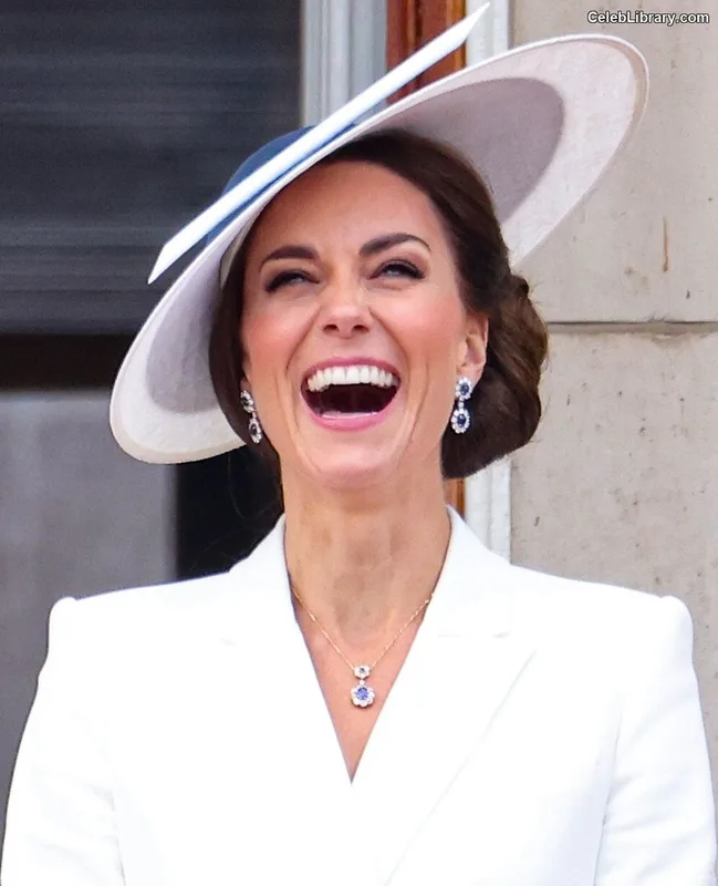 Kate Middleton photo 21 of 185