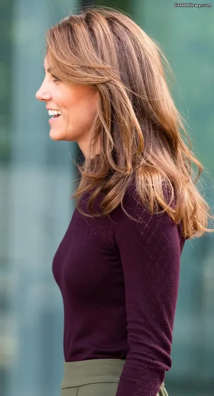 Kate Middleton photo 16 of 185