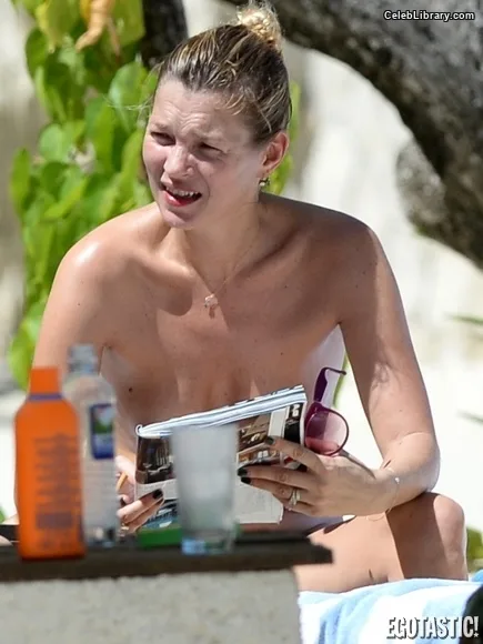 Kate Moss photo 11 of 173