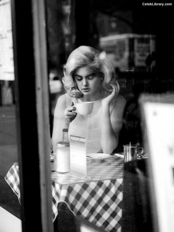 Kate Upton photo 7 of 633