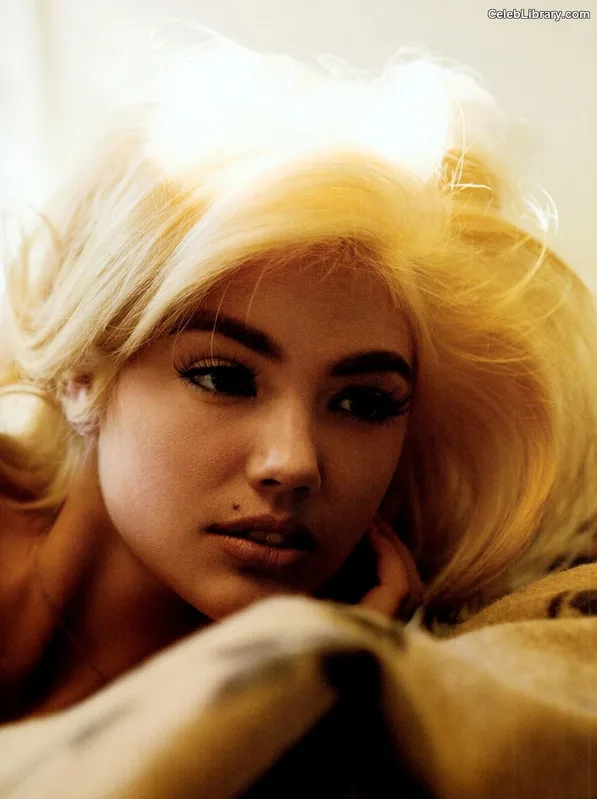 Kate Upton photo 8 of 633