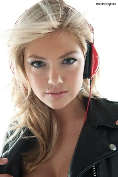 Kate Upton photo 23 of 633