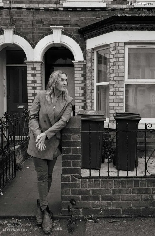 Kate Winslet photo 1 of 217