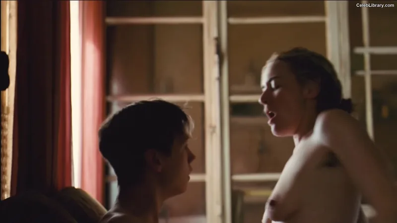 Kate Winslet photo 7 of 217