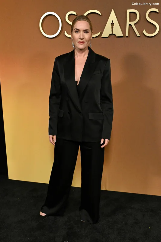 Kate Winslet photo 17 of 217