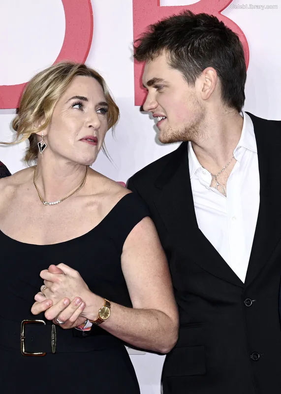 Kate Winslet photo 21 of 217