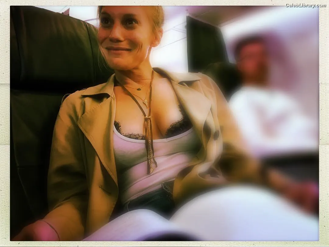 Katee Sackhoff photo 12 of 148