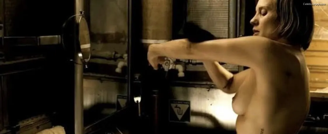 Katee Sackhoff photo 8 of 148