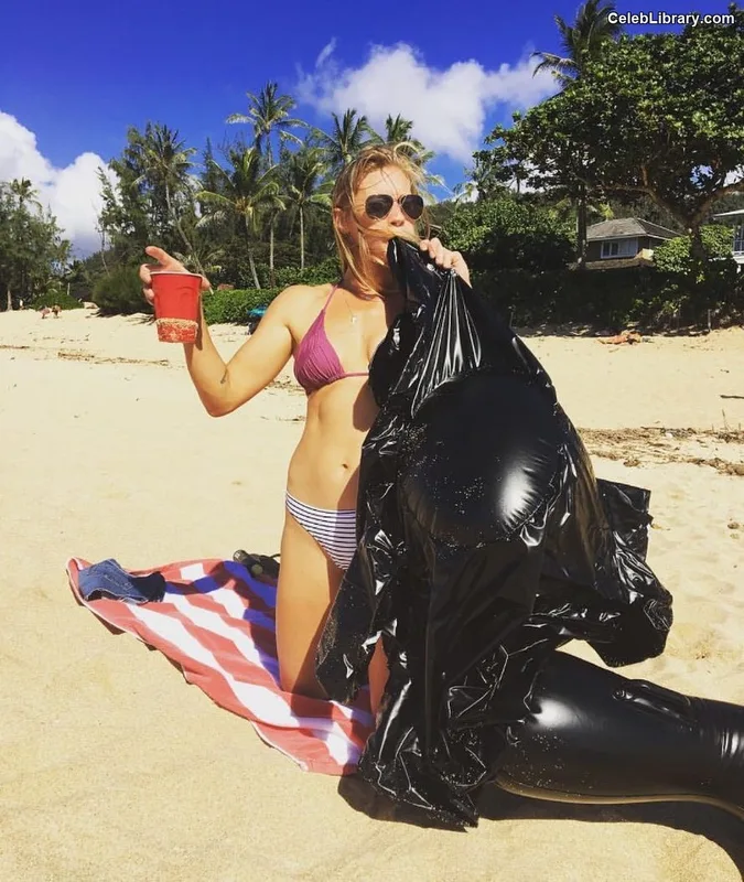 Katee Sackhoff photo 1 of 147