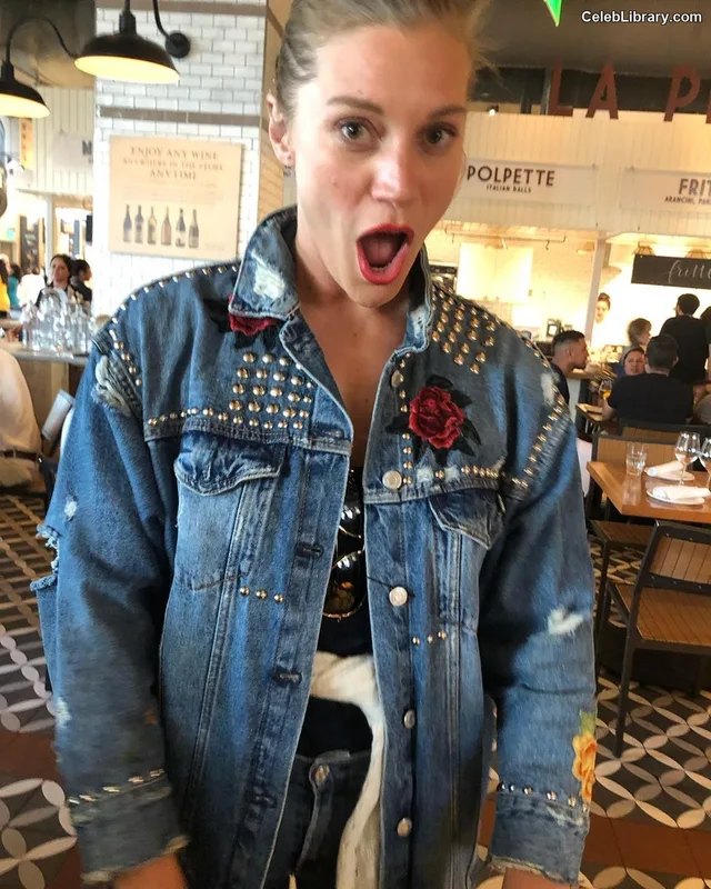 Katee Sackhoff photo 15 of 147