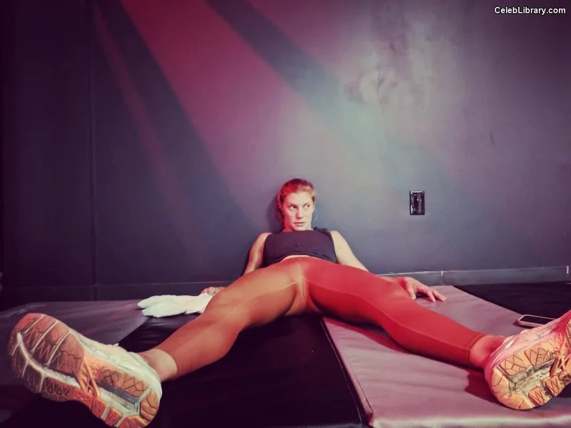 Katee Sackhoff photo 18 of 147