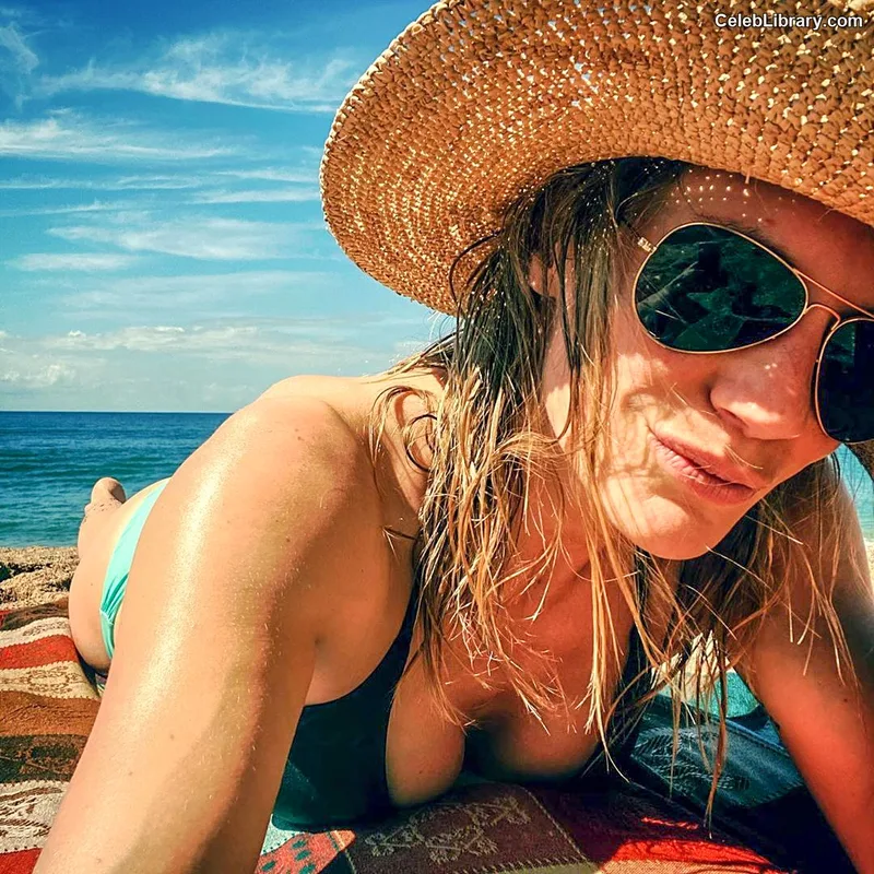 Katee Sackhoff photo 15 of 147